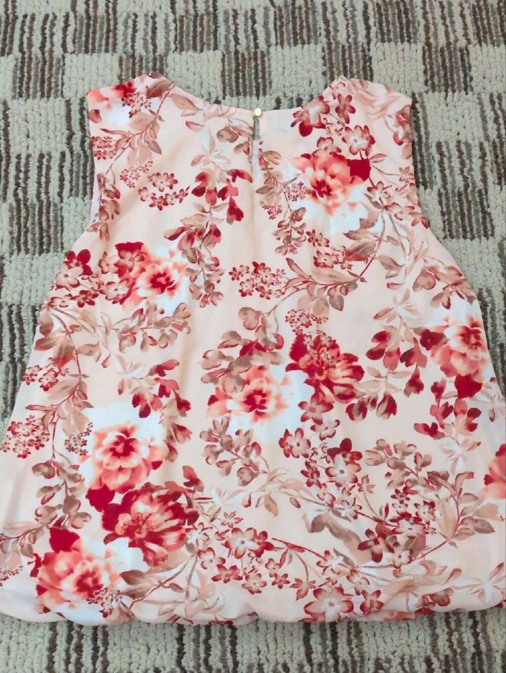 Liz Claiborne Pink and Red Floral Sleeveless Top - Picture 7 of 11